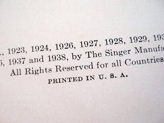 Load image into Gallery viewer, Machine Sewing Book, Singer 1938 (Vintage Original) RARE