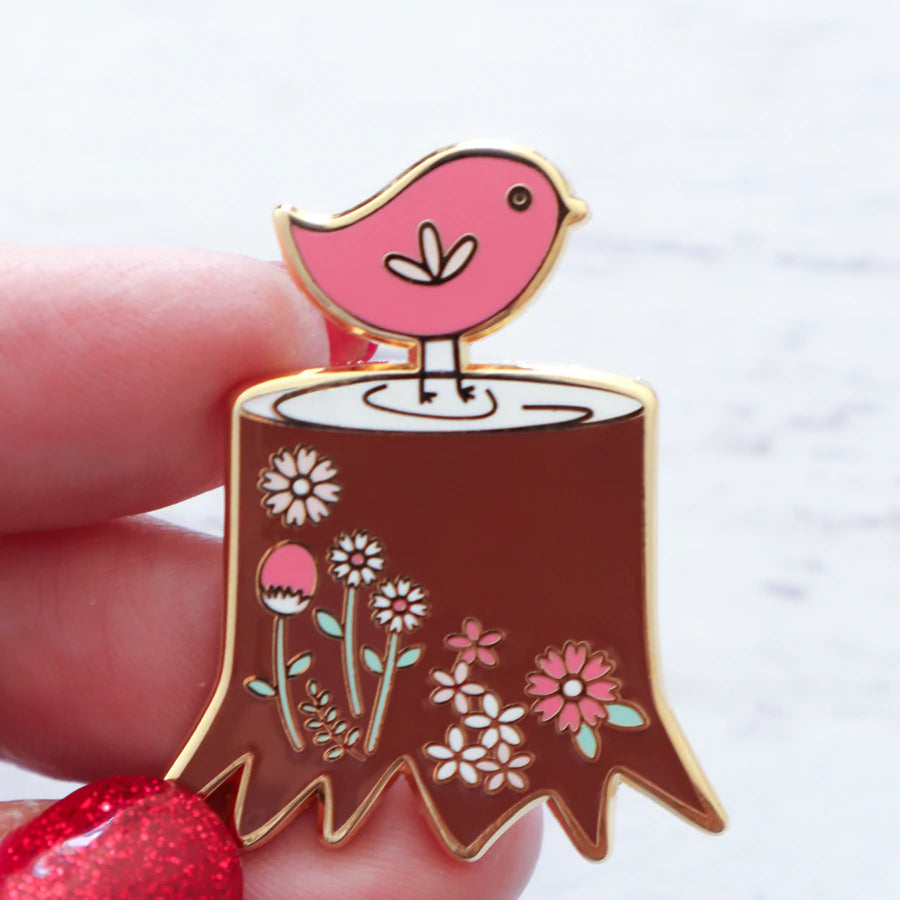 Size of woodland birdie needle minder