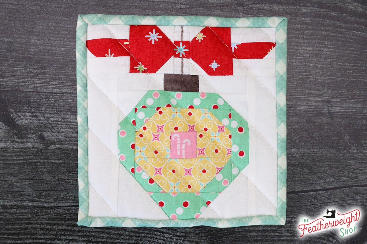 KIT, Vintage Christmas Hotpad (Pattern Book Optional)