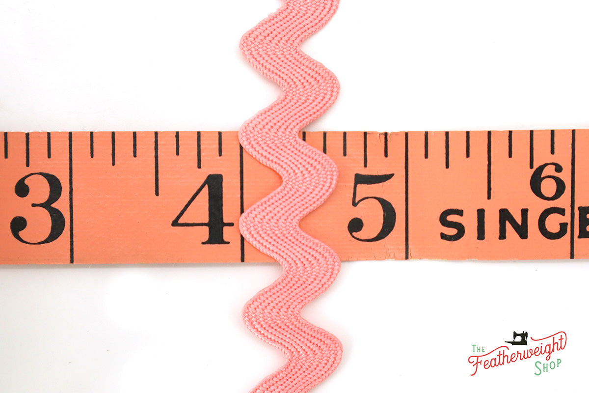 5/8" Inch RILEY CORAL VINTAGE TRIM Large RIC RAC by Lori Holt (by the yard)