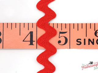Load image into Gallery viewer, 3/8&quot; Inch RILEY RED VINTAGE TRIM RIC RAC by Lori Holt (by the yard)