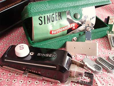 singer buttonholer