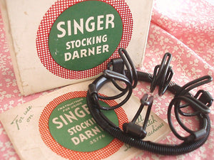 Stocking Darner, Singer (Vintage Original)