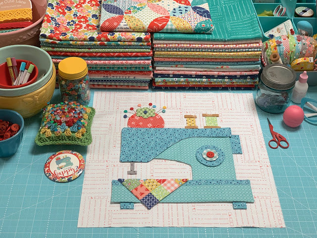 Sew Simple Shapes, VINTAGE HOUSEWIFE by Lori Holt of Bee in My Bonnet