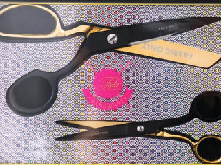 Load image into Gallery viewer, black and gold scissor set
