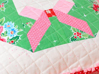 Load image into Gallery viewer, Pattern, Tis The Season Pillow Cover / MINI Quilt by Ellis &amp; Higgs  (digital download)