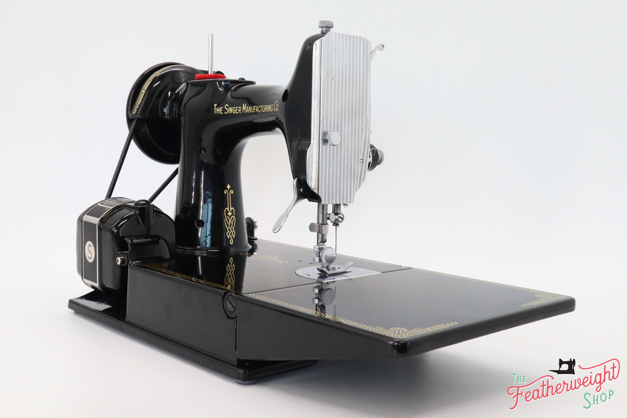 Singer Featherweight 221 Sewing Machine, AH991***