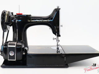 Load image into Gallery viewer, Singer Featherweight 221 Sewing Machine, AH991***