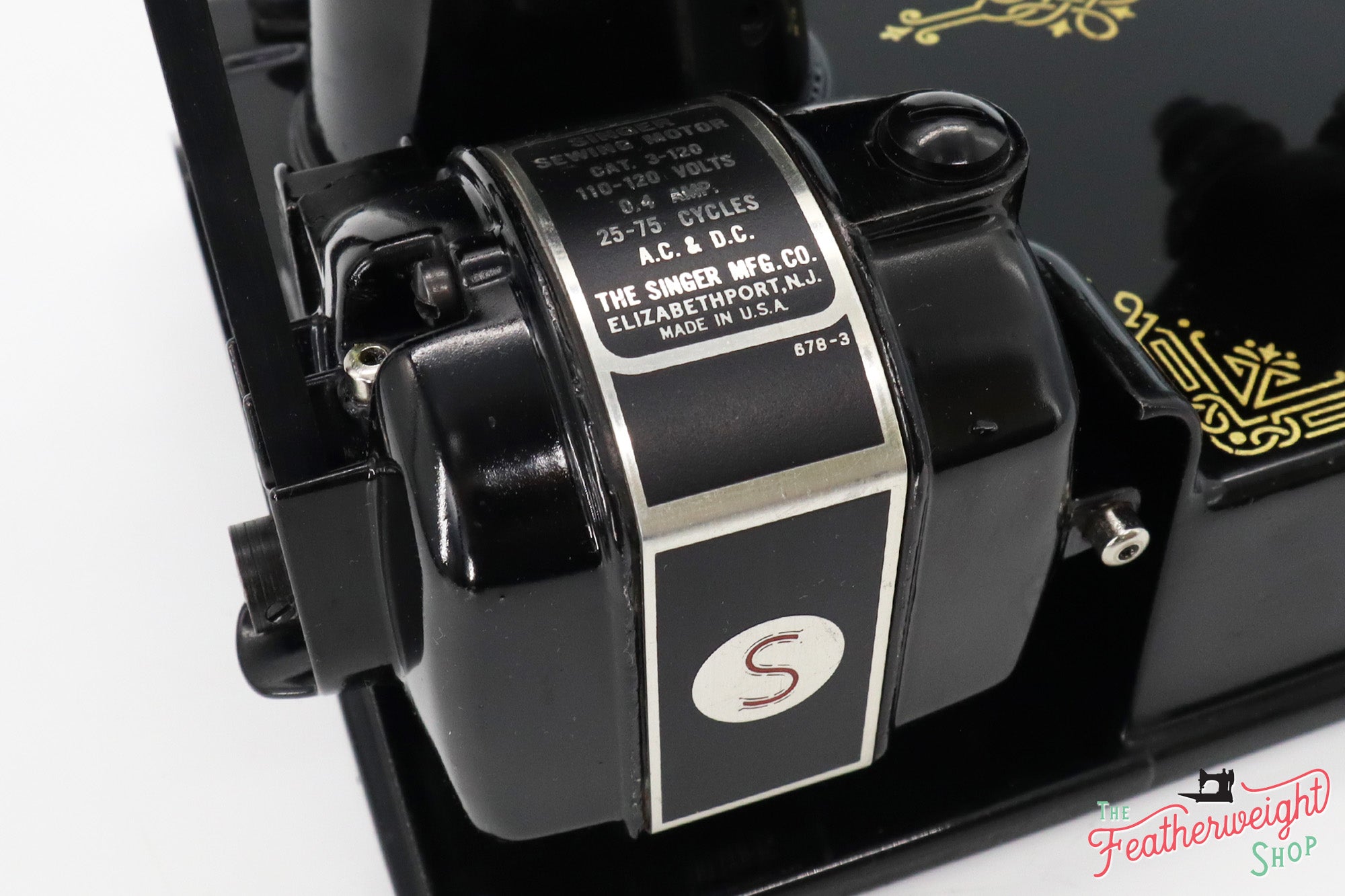 Singer Featherweight 221 Sewing Machine, AH991***